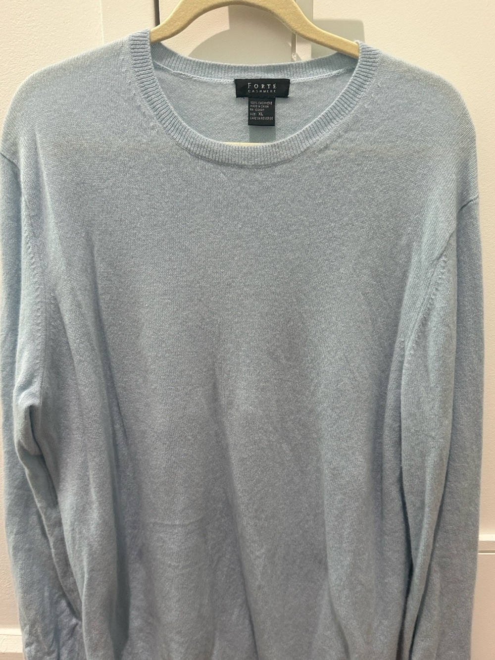 Forte Cashmere Men's Pale Blue Crewneck Sweater